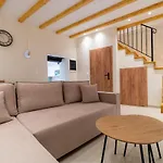 Vitouhouse Apartament Lákones