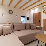 Vitouhouse Apartament Lákones