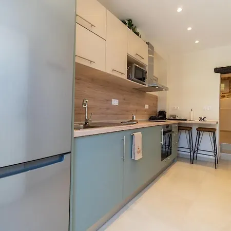 Vitouhouse Апартаменты Lakones