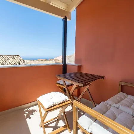 Vitouhouse * Lakones