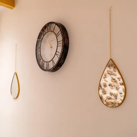 Vitouhouse * Lakones