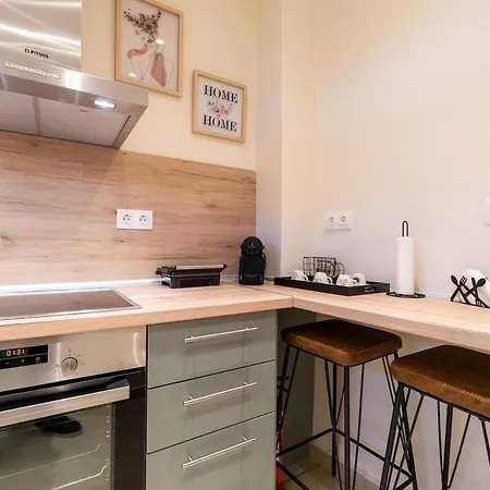 Vitouhouse Апартаменты Lakones